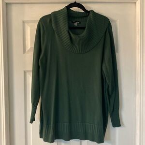 Hunter green sweater